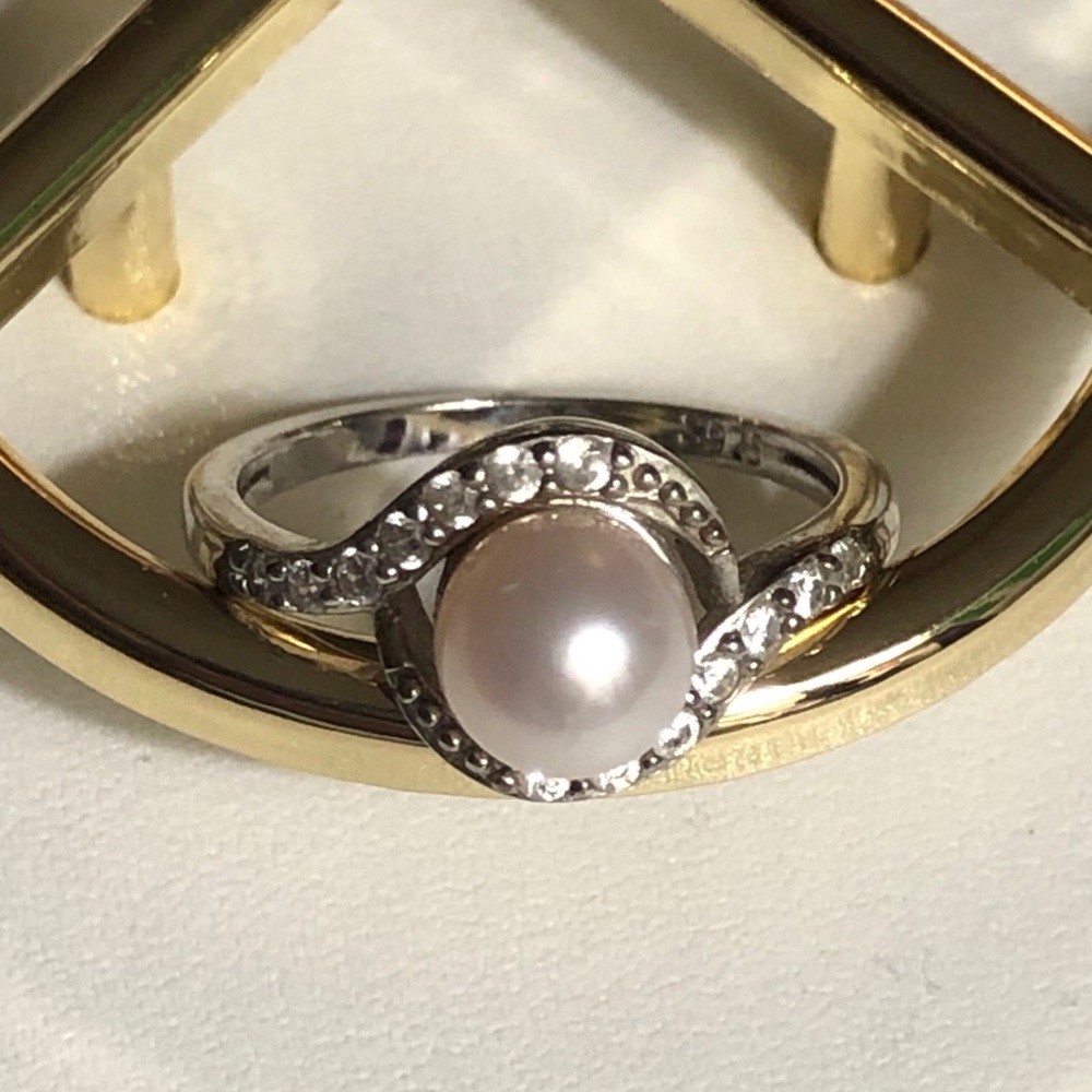 Vantel Twist & Shout Ring